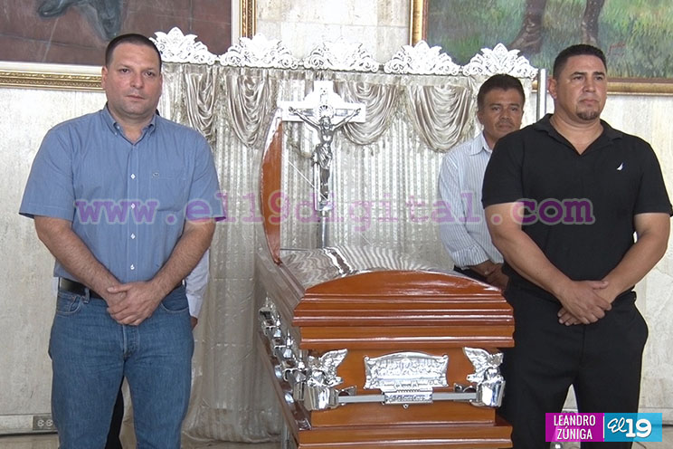 Rinden emotivo homenaje al mejor manager de Nicaragua, Noel Areas