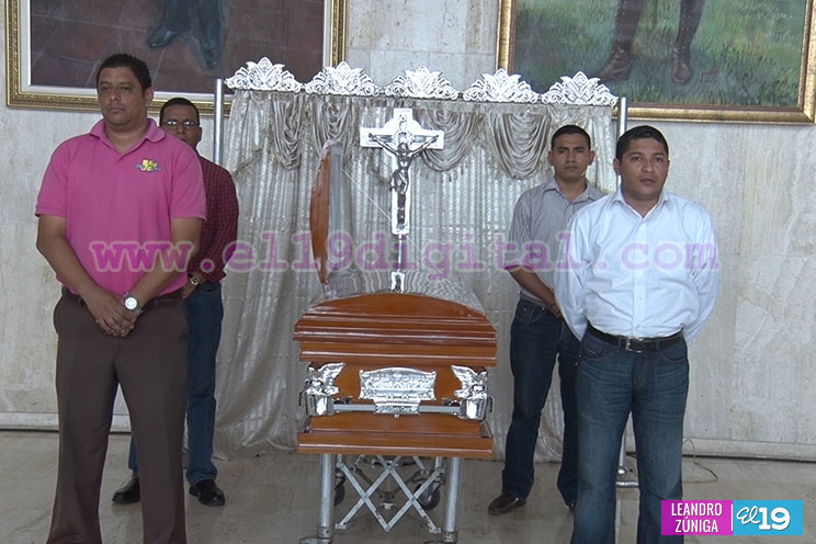 Rinden emotivo homenaje al mejor manager de Nicaragua, Noel Areas