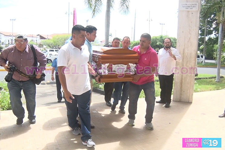 Rinden emotivo homenaje al mejor manager de Nicaragua, Noel Areas
