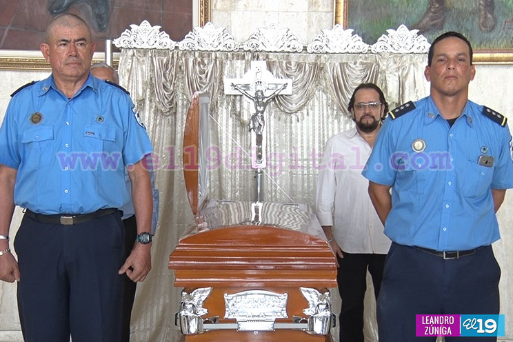 Rinden emotivo homenaje al mejor manager de Nicaragua, Noel Areas