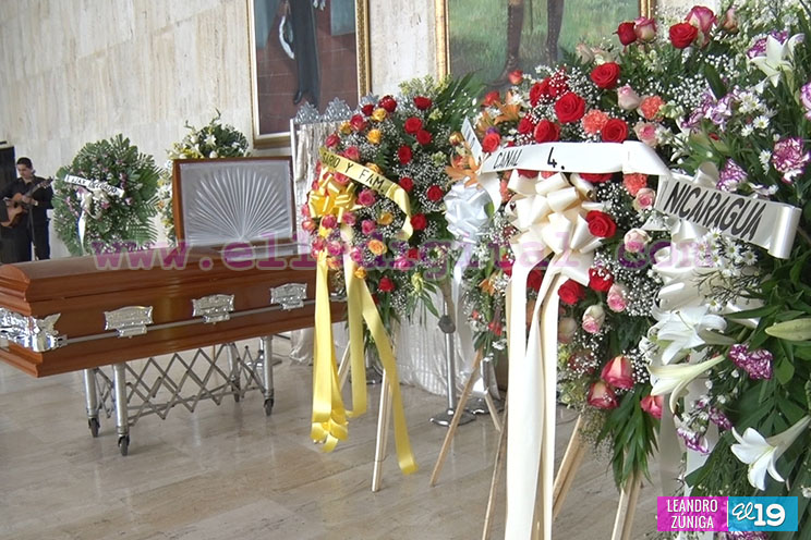 Rinden emotivo homenaje al mejor manager de Nicaragua, Noel Areas