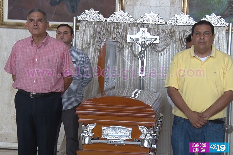 Rinden emotivo homenaje al mejor manager de Nicaragua, Noel Areas