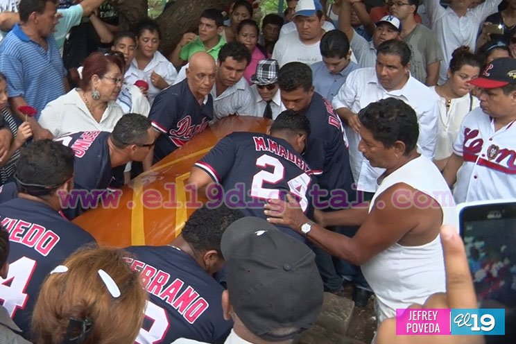 Pueblo de León rinde homenaje a su hijo dilecto Noel Areas