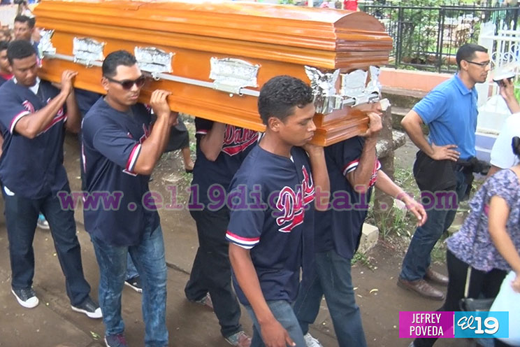 Pueblo de León rinde homenaje a su hijo dilecto Noel Areas