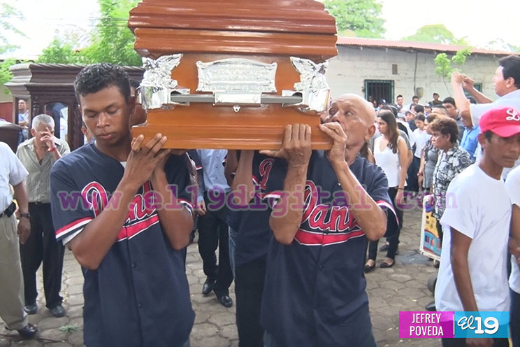 Pueblo de León rinde homenaje a su hijo dilecto Noel Areas