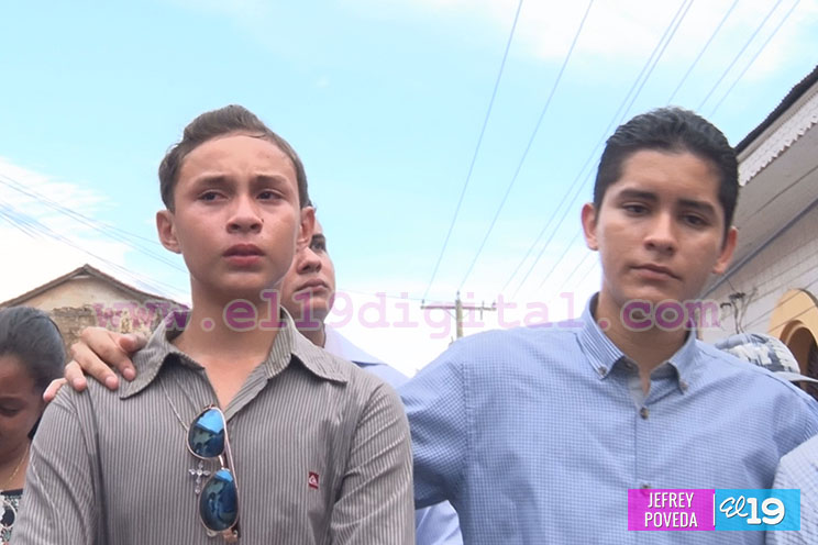 Pueblo de León rinde homenaje a su hijo dilecto Noel Areas