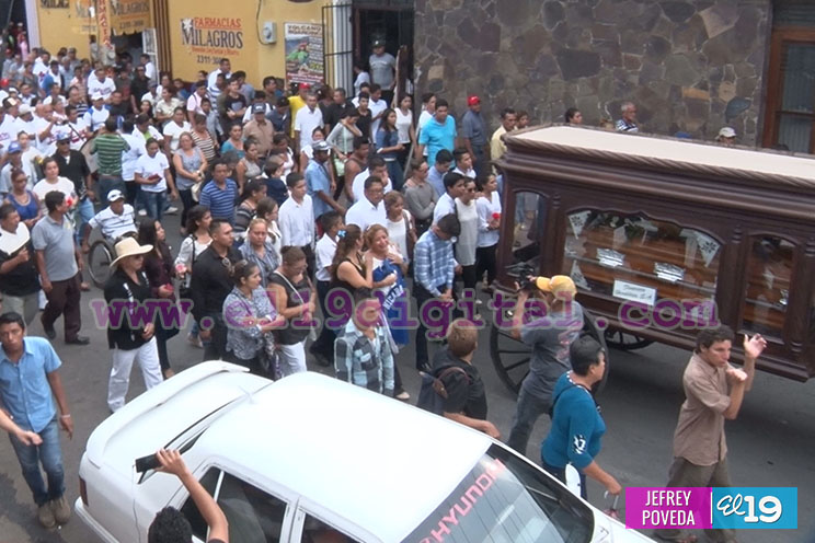 Pueblo de León rinde homenaje a su hijo dilecto Noel Areas