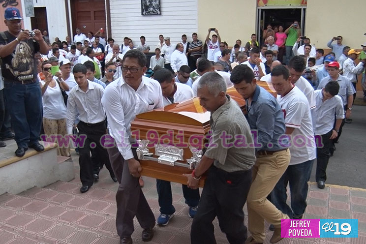 Pueblo de León rinde homenaje a su hijo dilecto Noel Areas