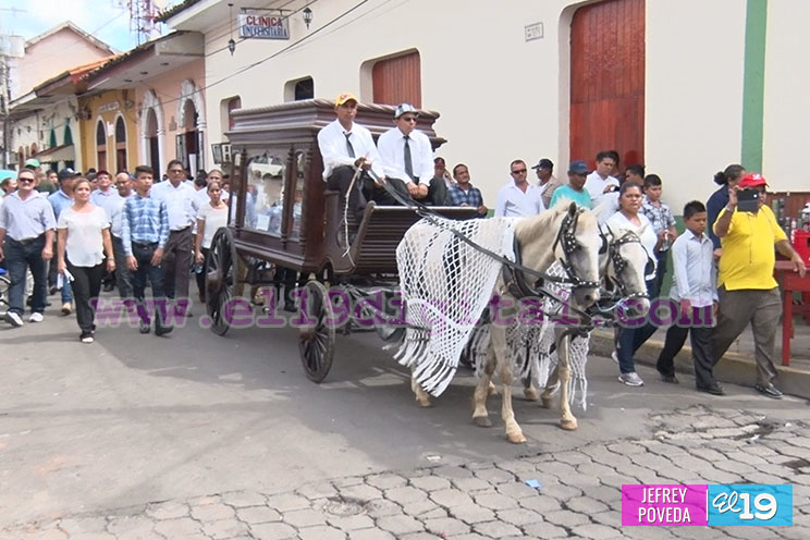 Pueblo de León rinde homenaje a su hijo dilecto Noel Areas
