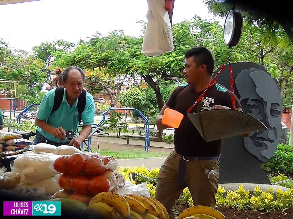 Delicias y economía promueven las ferias solidarias en Granada