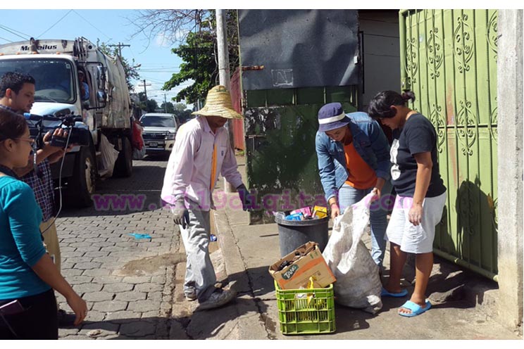 Recolección domiciliar de basura garantiza la salud y bienestar de pobladores del barrio 14 de Junio