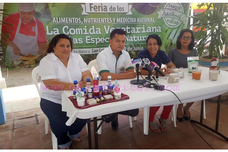Feria de la comida vegetariana y las especias también en la Avenida de Bolívar a Chávez