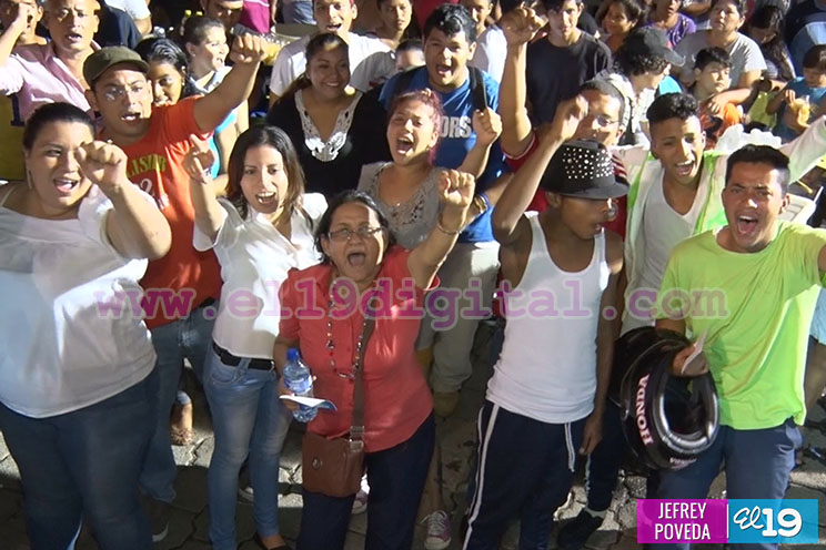 Realizan festival y vigilia en homenaje a los héroes y mártires del Repliegue al Vapor