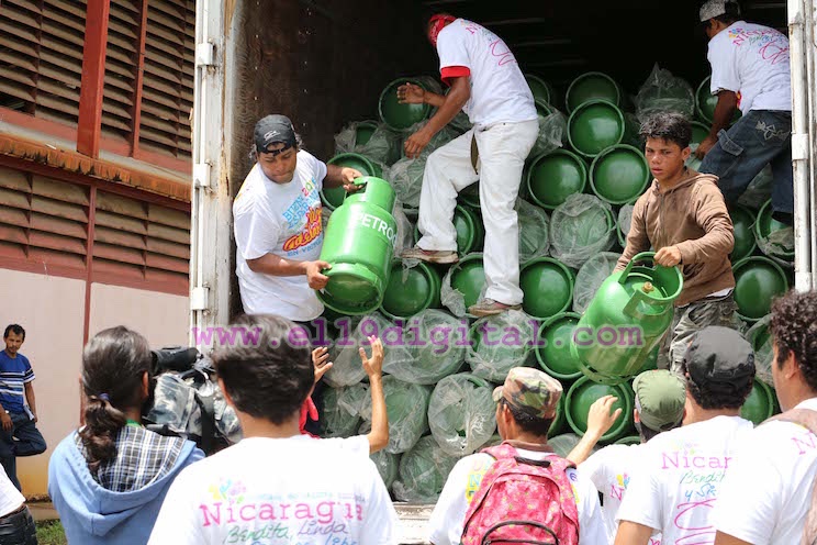 Gobierno entrega cocinas y tanques de gas a familias chinandeganas