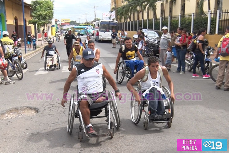 Atletas participan en la Vigésima Edición de la Carrera Internacional El Repliegue
