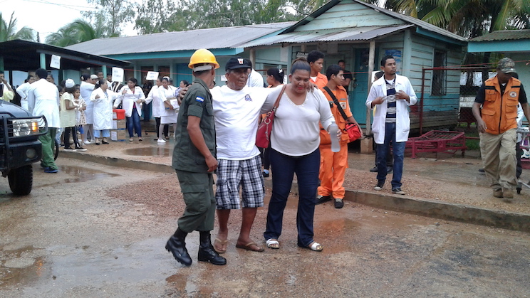 Lluvia acompaña ejercicio de protección con enfoque multiamenazas en Bilwi