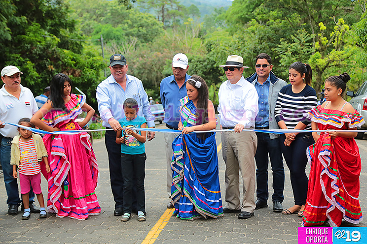 Familias celebran inauguración de Tramo carretero San Juan de Río Coco - Las Cruces