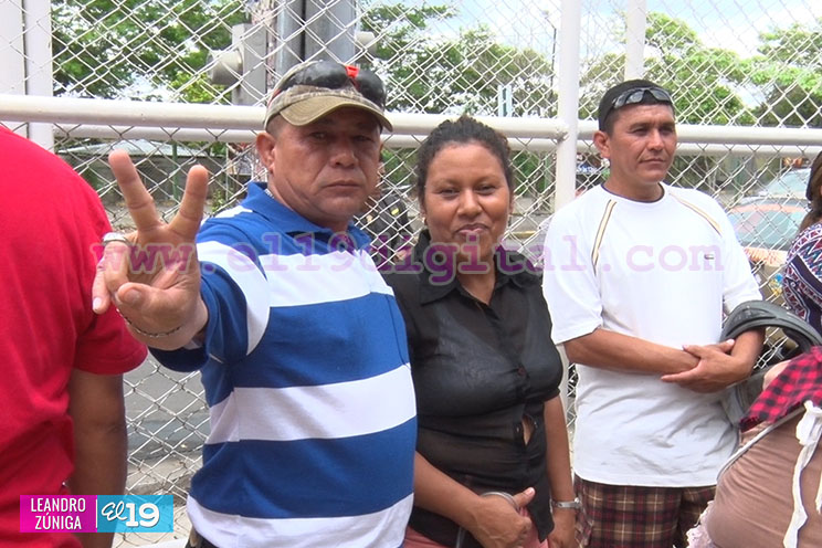 Radio Sandino la echa toda para celebrar a los padres nicaragüenses