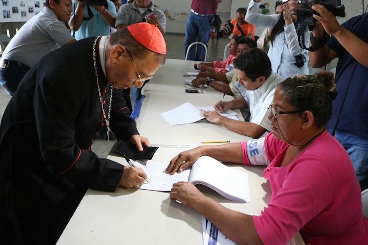 Cardenal Miguel Obando participa en proceso de verificación ciudadana