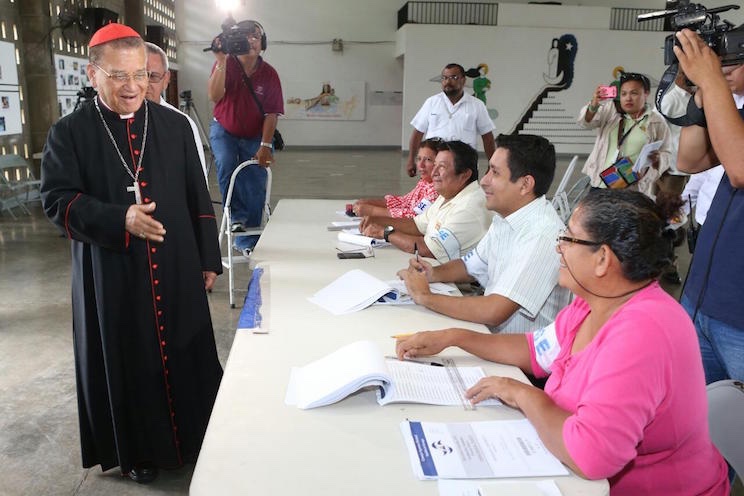 Cardenal Miguel Obando participa en proceso de verificación ciudadana