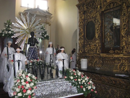 Miles acompañan a San Benito en sus tradicionales misas y procesión de Lunes Santo