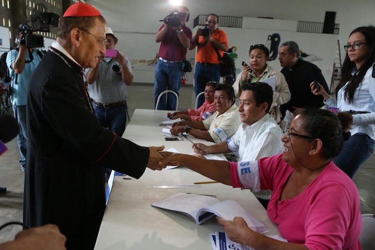 Cardenal Miguel Obando participa en proceso de verificación ciudadana