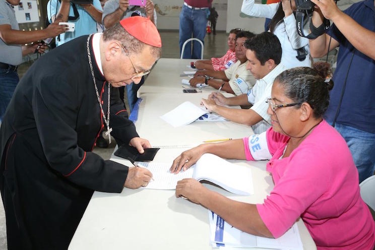 Cardenal Miguel Obando participa en proceso de verificación ciudadana