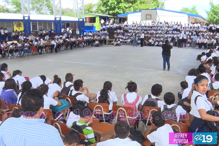 Celebran el día del maestro en el instituto experimental México
