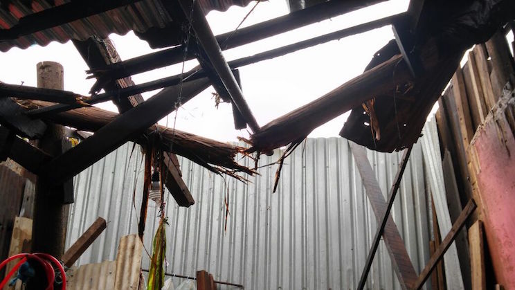 Fuertes vientos causan daño a viviendas del municipio de El Crucero
