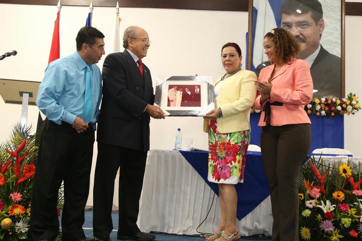 Alcaldía de Managua entrega orden Alexis Argüello a cinco personalidades deportivas