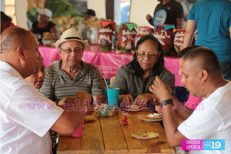 Un paseo por la Avenida de Bolívar a Chávez