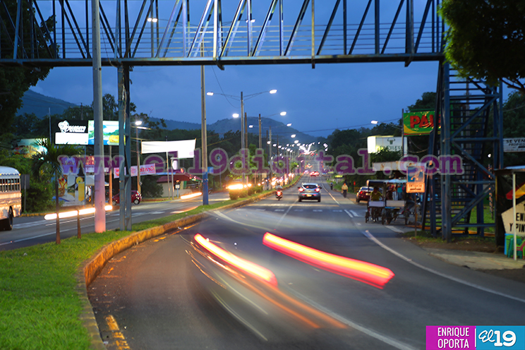 Enatrel realiza trabajos de mantenimiento en luminarias de cara al Repliegue