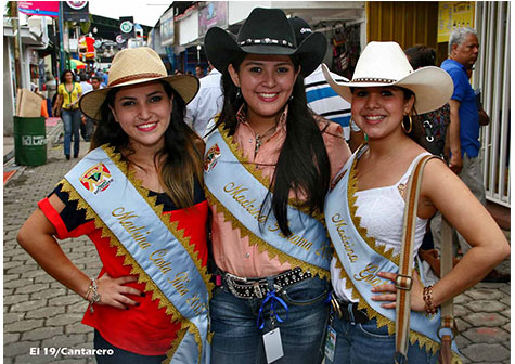 Familias disfrutan fin de semana en Expica 2013