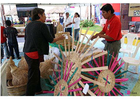 Marena y PNUD celebran feria con productores ambientales