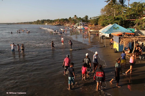 Miles de familias en Pochomil y Masachapa disfrutan últimos horas de vacaciones