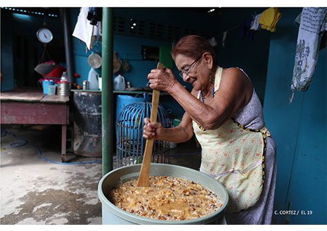 Familia de Lisímaco alista la Chicha para celebrar a Minguito
