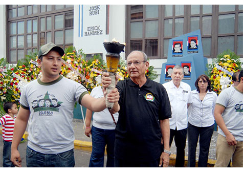 Comunidad universitaria de León conmemora el 54 aniversario de la masacre estudiantil