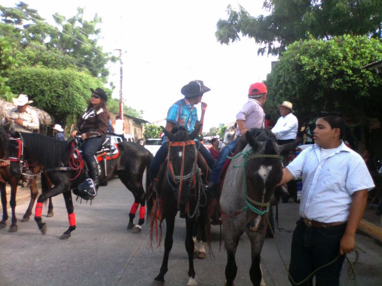 Caballistas de todo el país desfilan en honor a Santiago Apóstol en Nagarote