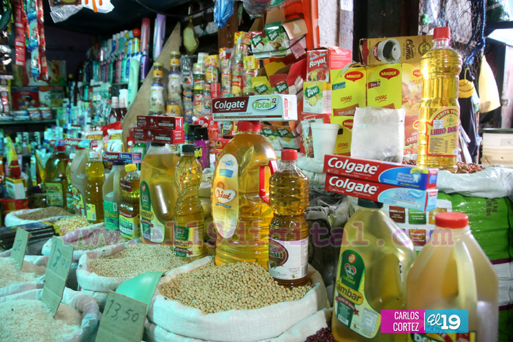 Mercados abastecidos de productos para esta semana