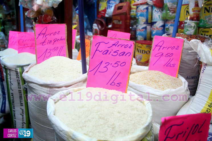 Mercados abastecidos de productos para esta semana