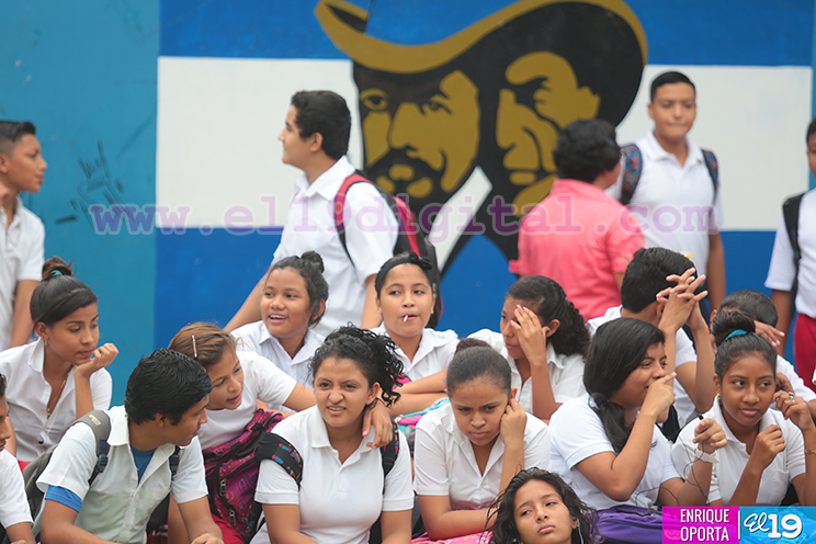 Comunidad educativa del Gaspar García Laviana retorna a sus aulas
