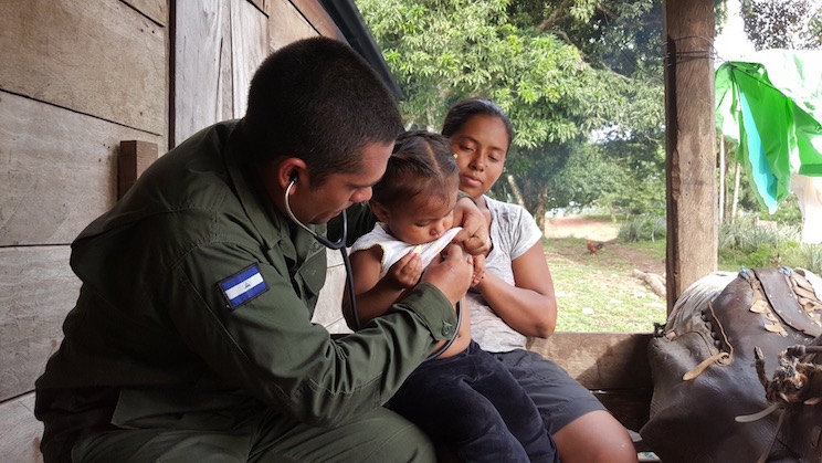 Asisten a familias en Prinzapolka por anegaciones