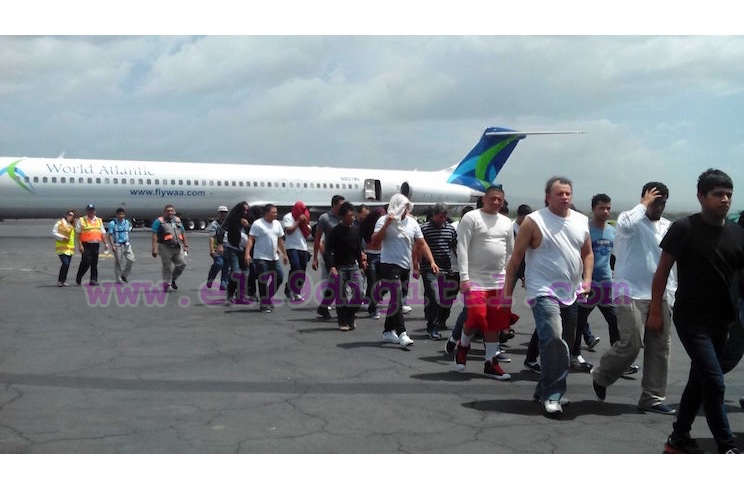 Gobierno Sandinista recibe solidariamente a hermanos nicaragüenses deportados de Estados Unidos
