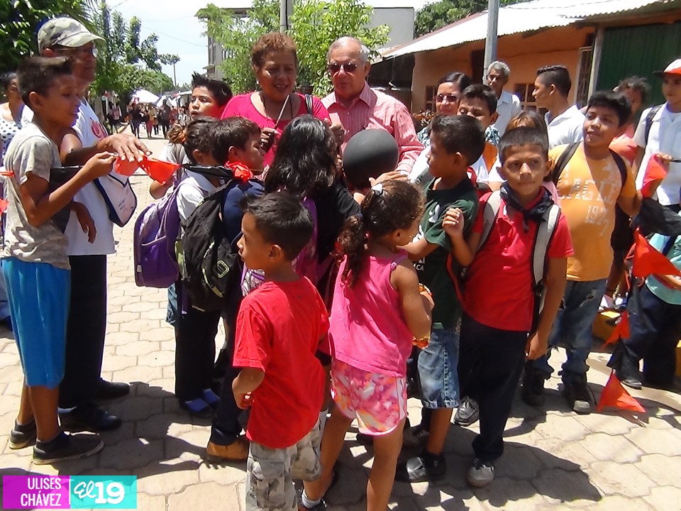 Gobierno mejora acceso a estudiantes de la escuela Rubén Darío