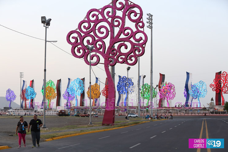 Vistosidad y colorido en Plaza La Fe para celebrar Otro 19 y Siempre Más Allá!