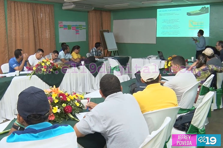 Imparten taller sobre cuencas hídricas a técnicos del Sistema Nacional de Producción, Consumo y Comercio