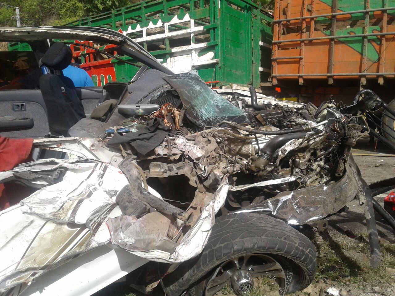 Choque de camioneta contra camión deja 3 muertos y dos lesionados graves en Boaco