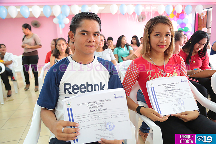 Tecnológico Nacional gradúa a 250 jóvenes de la capital