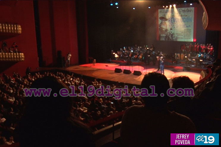 TNRD vibró con la gala cultural "Cantos a la Revolución"