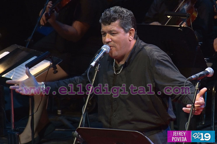 TNRD vibró con la gala cultural "Cantos a la Revolución"